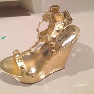 Bebe studded wedges