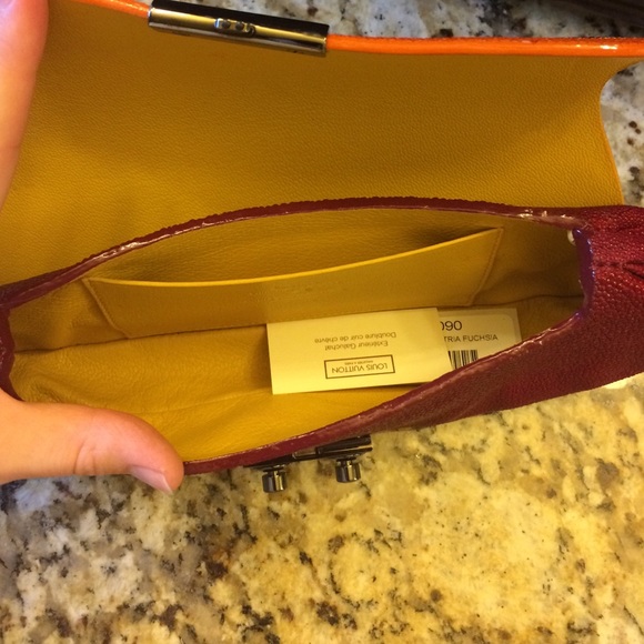 Louis Vuitton Stingray Clutch - Picture 2 of 4