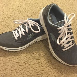 Skechers tennis shoes