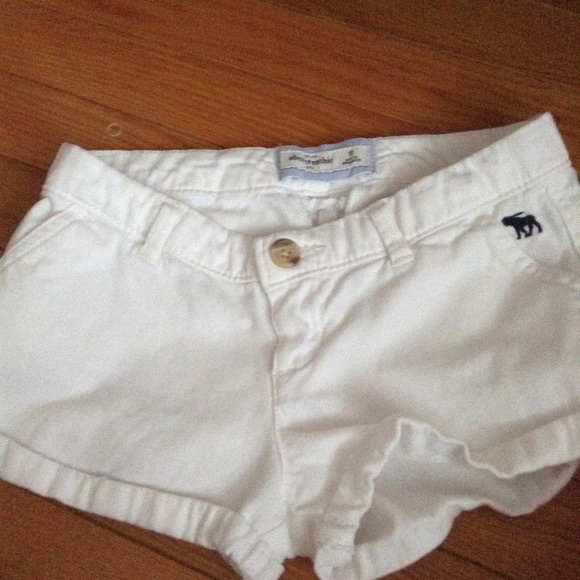 Soft white shorts//girls