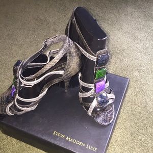 L-Ombre Pewter Sandal