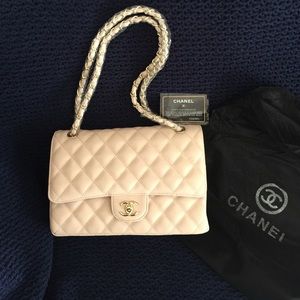 Inspired caviar jumbo double flap beige w/GHW.