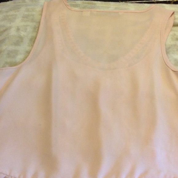 Baby pink Lauren Conrad spring shirt - Picture 2 of 2