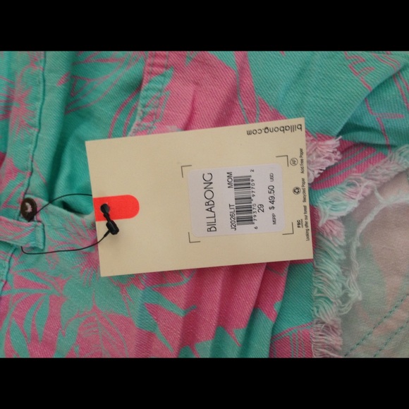 Sold Billabong shorts - Picture 3 of 3