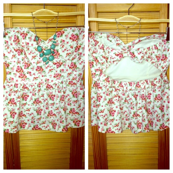 🌸Strapless floral shirt🌸 Perfect for summer💛