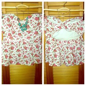 🌸Strapless floral shirt🌸 Perfect for summer💛