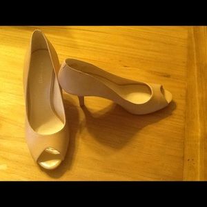 Brand new nude peep toe Nine West heels