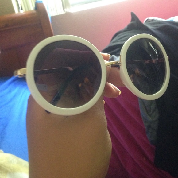Round glasses