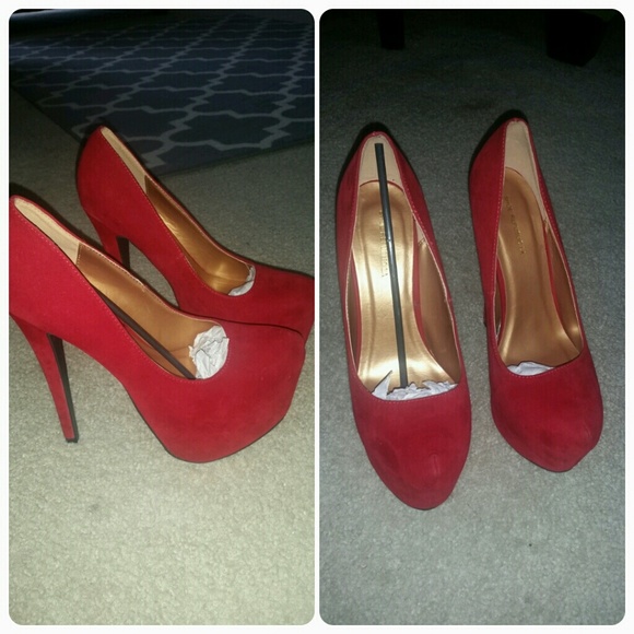 Red Pump Size 11