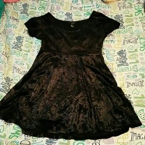 Black forever 21 velvet dress