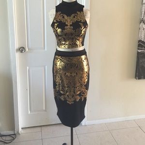 Two piece set black and gold