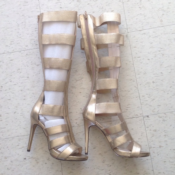 Jada brave Shoes - Jada Brave Hills Must sell moving !