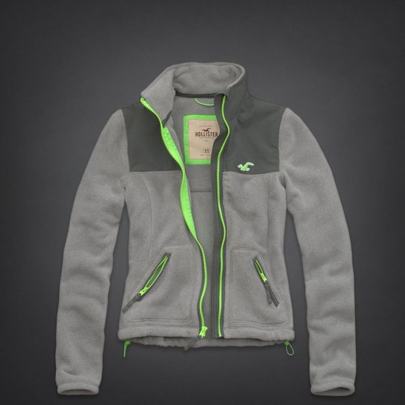 🚨🚨reservedGray Fleece Hollister Jacket with hood