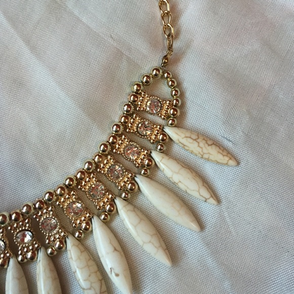 Beautiful Pearl Statement - Picture 3 of 4