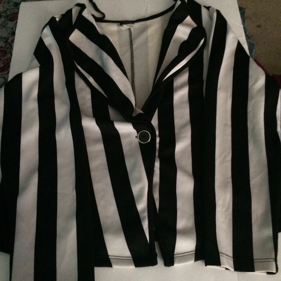 White&black Blazer 1x