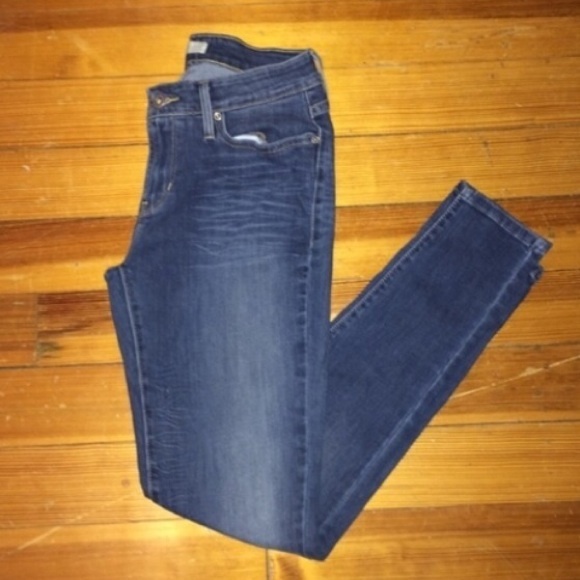 FINALE SALE Dark Denim Levi Jeggings
