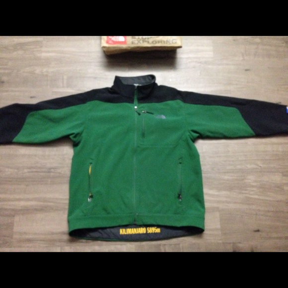 Northface mens 2006 Summit series jacket size XL.