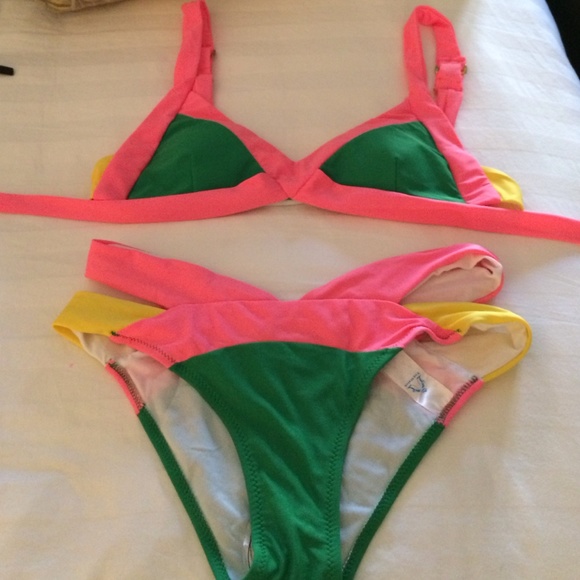 NWT - Multi-color 2pc swimsuit