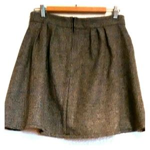 Grey skater skirt. Elastic waist.