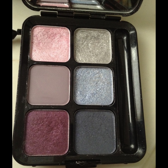 Mac Eyeshadow Pallet With Matching Evening Bag - Picture 1 of 4