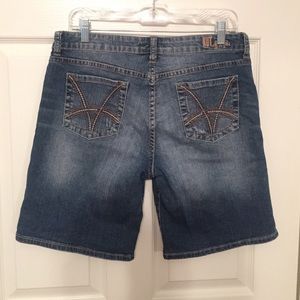 Kut from the kloth 10 Catherine boyfriend short.