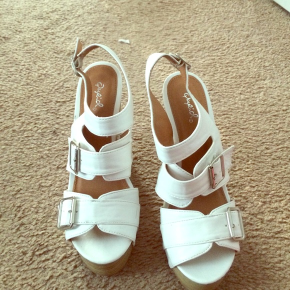Quipid white wedge size 8 1/2