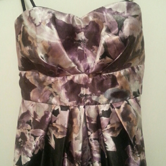 Dress - Picture 2 of 4