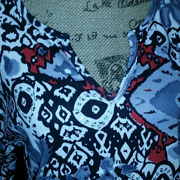 NWT Bold Pattern Top with Sequins - Picture 2 of 3