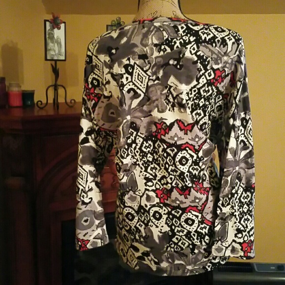 NWT Bold Pattern Top with Sequins - Picture 3 of 3