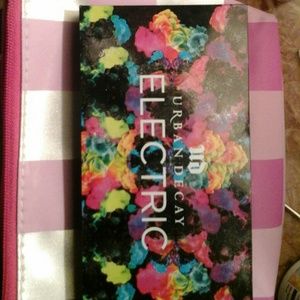 Urban decay electric eyeshadow  palette damaged
