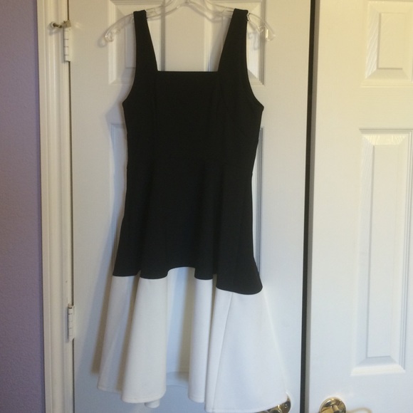 Worthington Dress - Picture 4 of 6