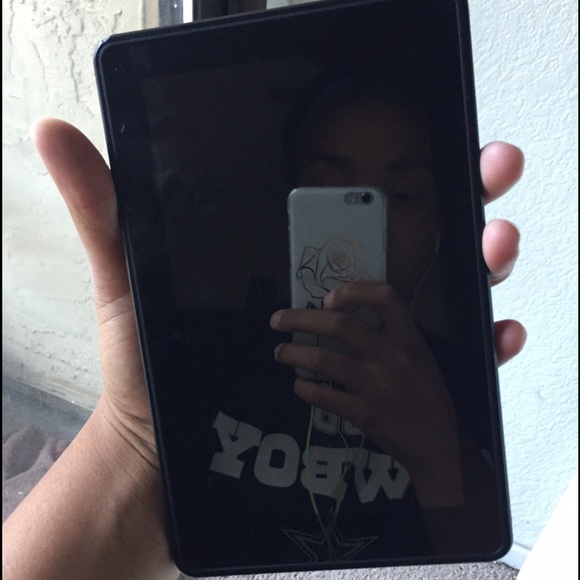 Kindle Fire - Picture 2 of 3