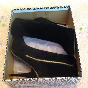 Black Lonerstar Ankle Boot