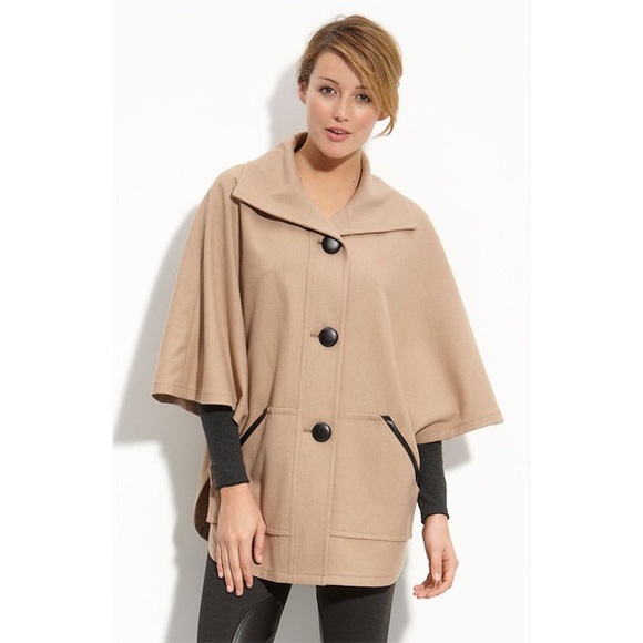 ⛔️SOLD⛔️Halogen camel cape