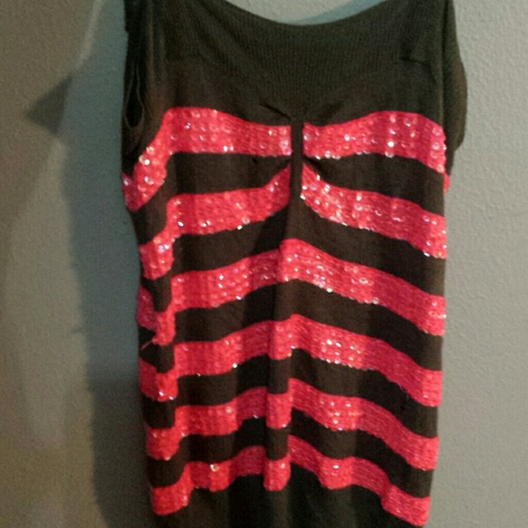 Jr size tank sweater - Picture 3 of 3