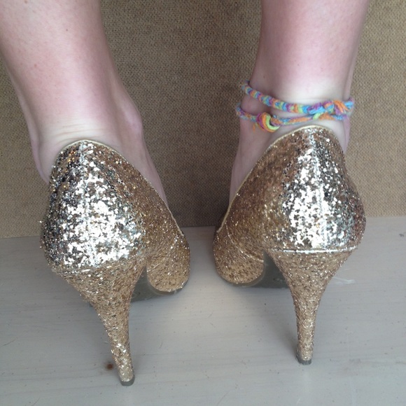 Heels - Picture 3 of 3