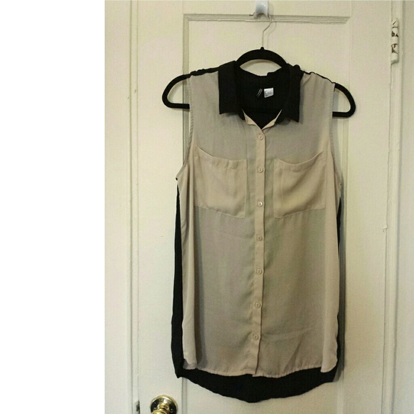 NWOT H&M Nude and Black Button Down Blouse