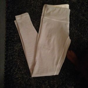 Lululemon gray and white striped wunder unders