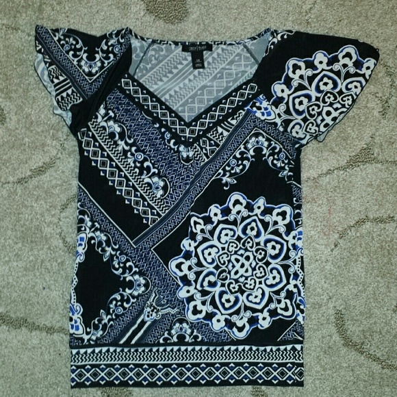 SOLD White house black market top xs beautiful