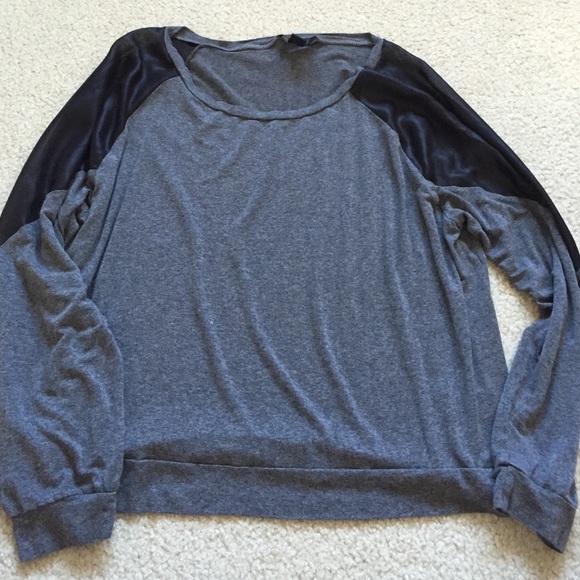 Forever21 Grey and Black Top