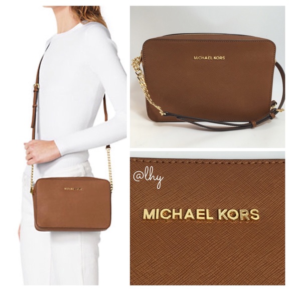 michael kors jet set crossbody size