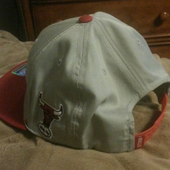 Bulls snapback - Picture 2 of 3