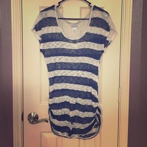 Super cute maternity top!