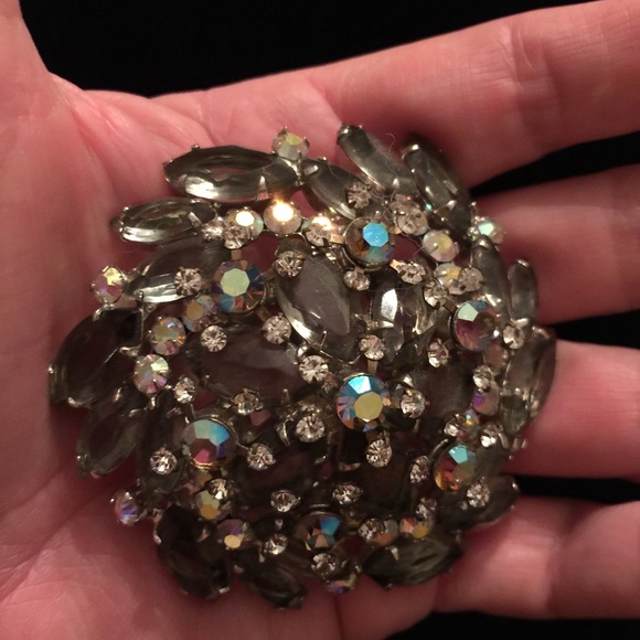 Spectacular JULIANA Brooch - Picture 3 of 4