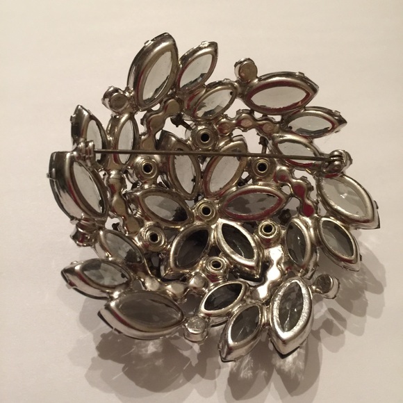 Spectacular JULIANA Brooch - Picture 4 of 4