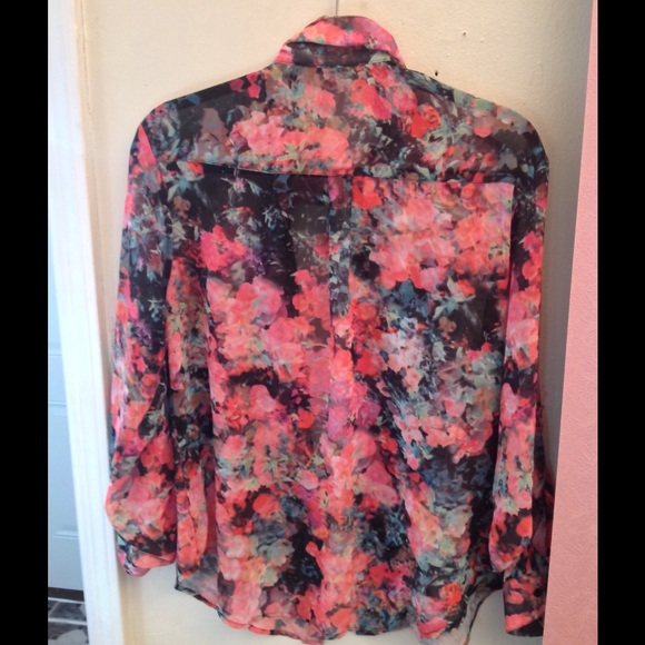 Floral shirt - Picture 2 of 4