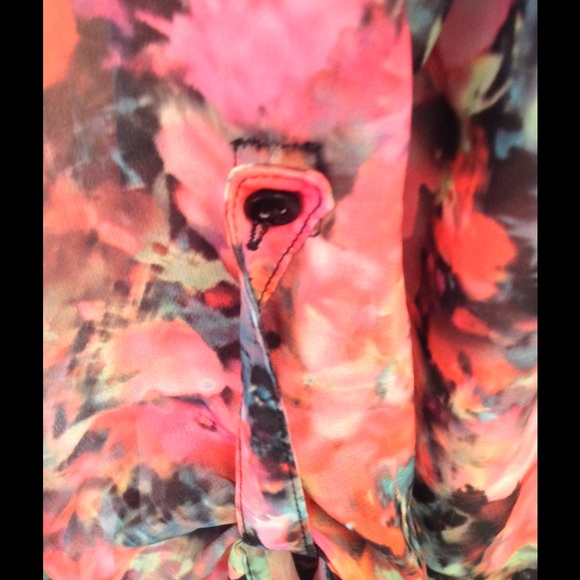 Floral shirt - Picture 4 of 4