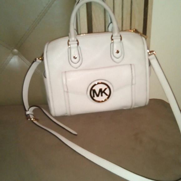 *Sold*Authentic Mk Vanilla Margo  satchel NWOT