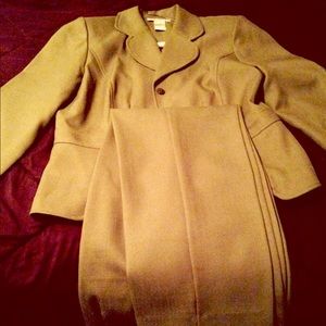 Jacket and pants set.