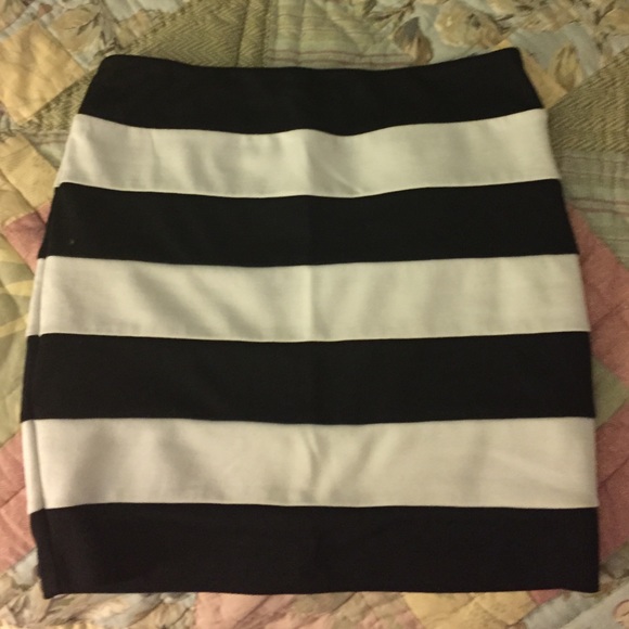 Forever 21 Black and White Bandage Skirt - Picture 1 of 1